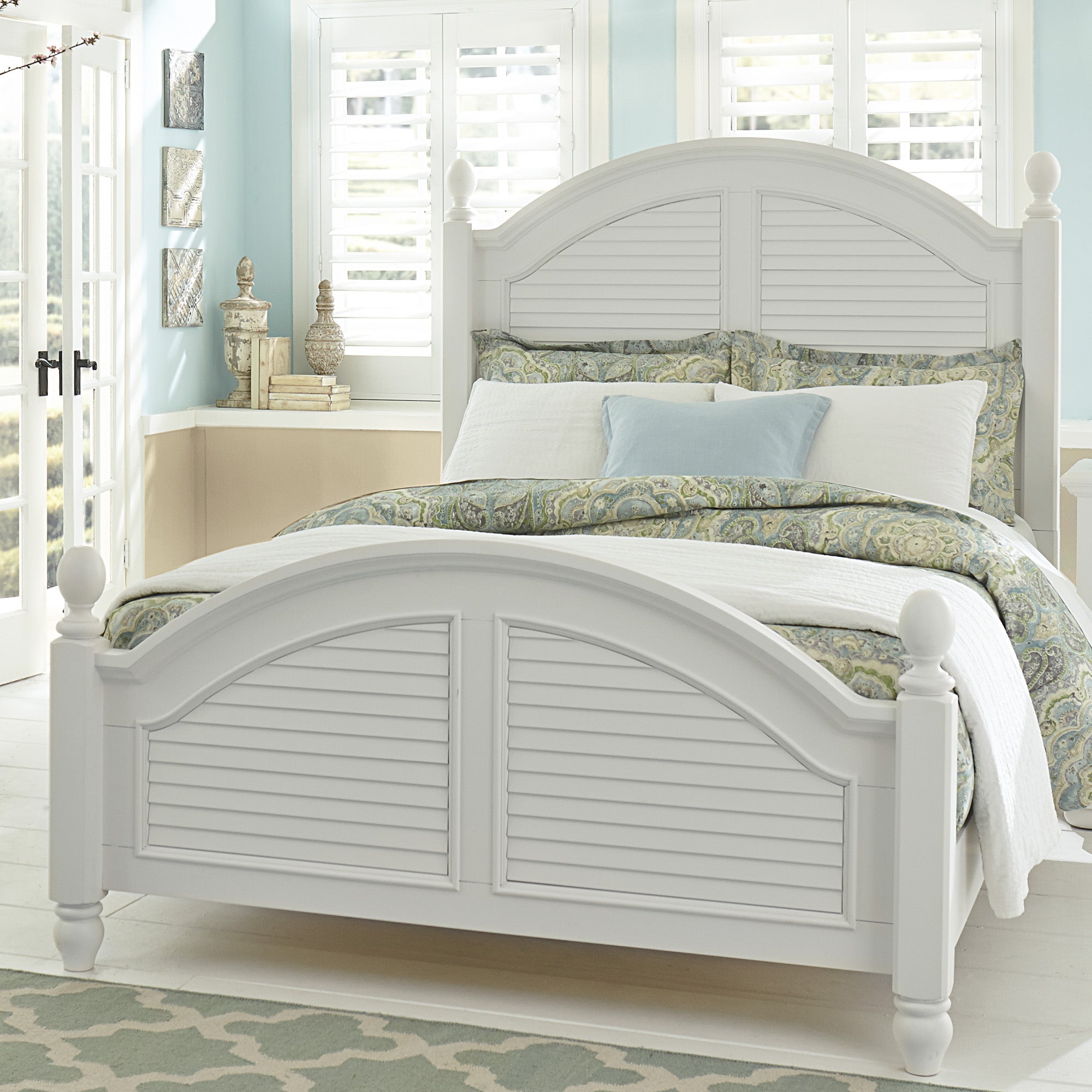 Liberty Furniture 607-BR-QPS Queen Poster Bed