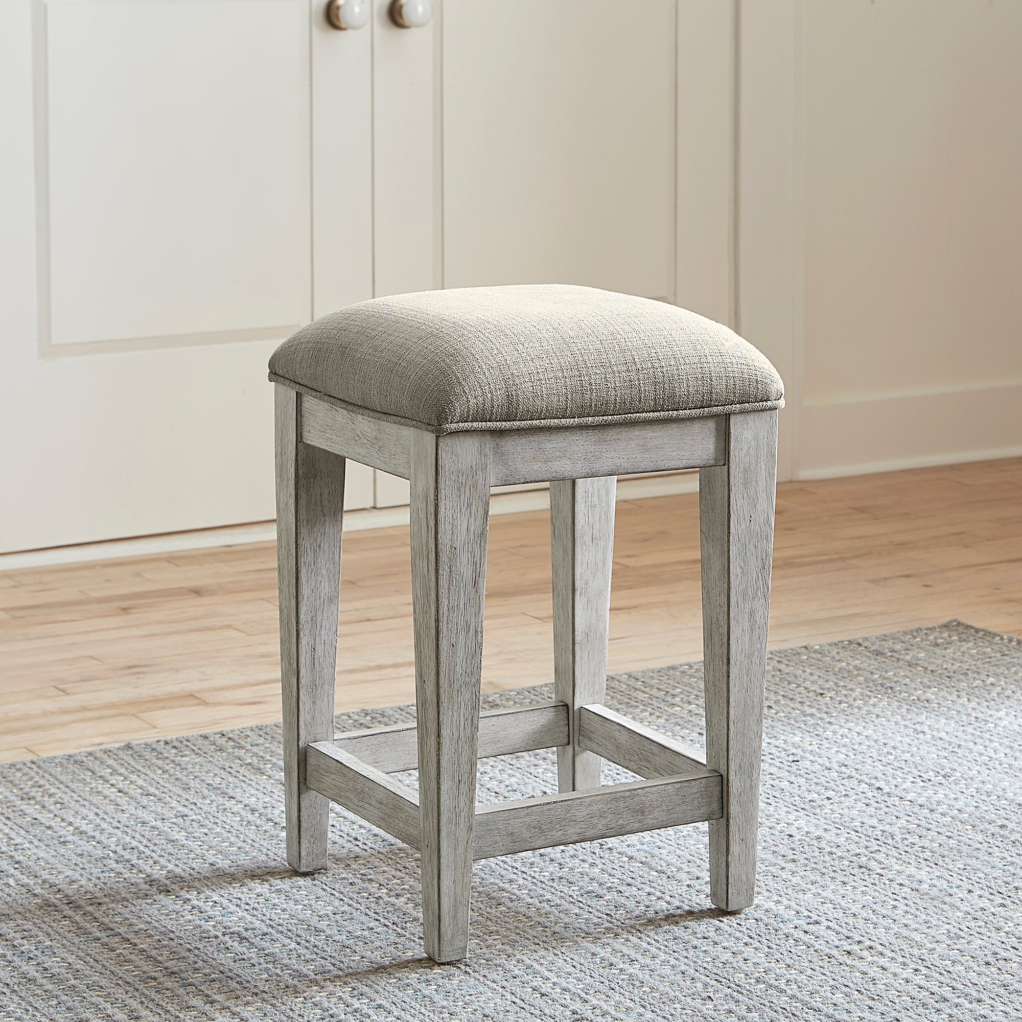 Liberty Furniture 824-OT9001 Uph Console Stool